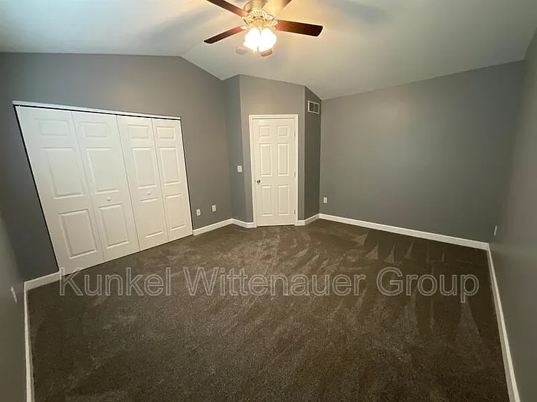 704 Fountain View Dr #F — Photo 13