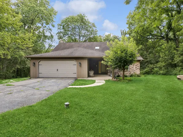 40W173 Oak Ridge Rd, St Charles, IL 60175