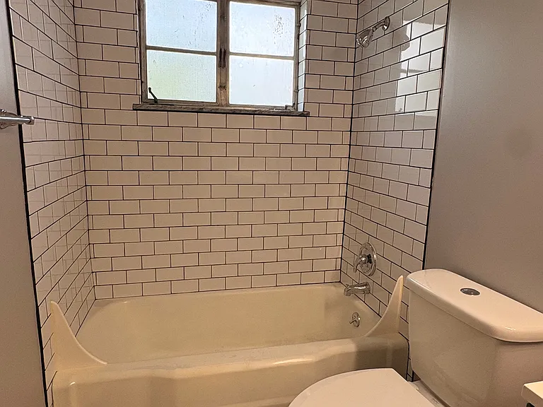 1263 S James Rd — Photo 14
