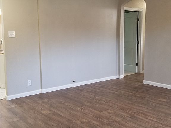 2nd image of 10509 Sierra Dr