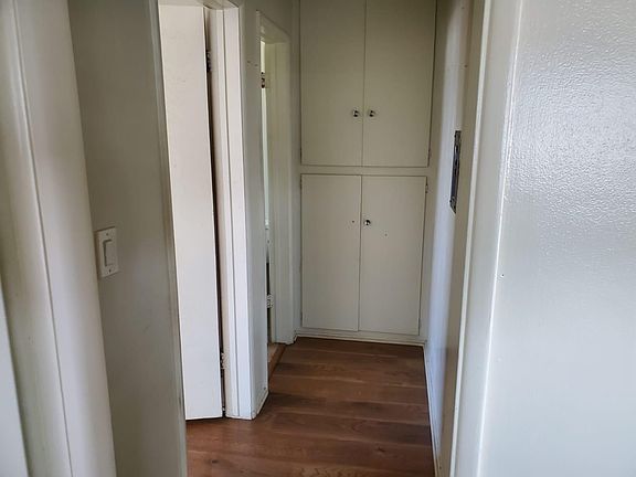 3rd image of 201 N Grandview Ave #205-1/2
