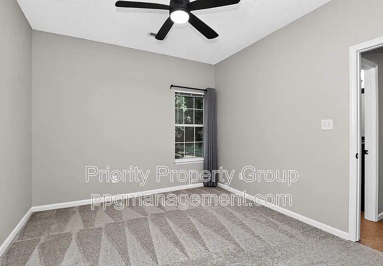 9118 Pine Springs Ct — Photo 29
