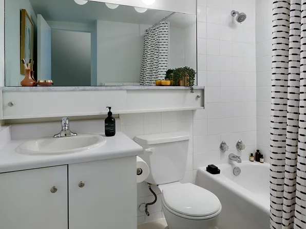 299 Roehampton Ave, Toronto, ON