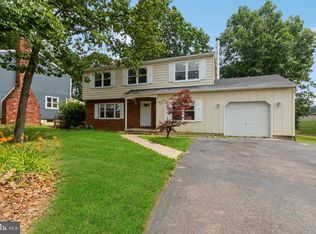 16 York Ter, Sicklerville, NJ 08081