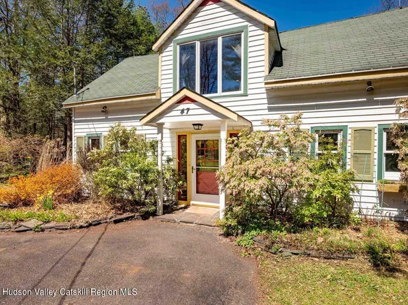47 Van De Bogart Road, Woodstock, NY 12498