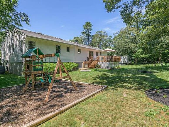 4th image of 5 Manor Ct