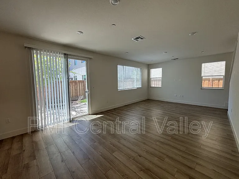 3226 Tibidabo St — Photo 47