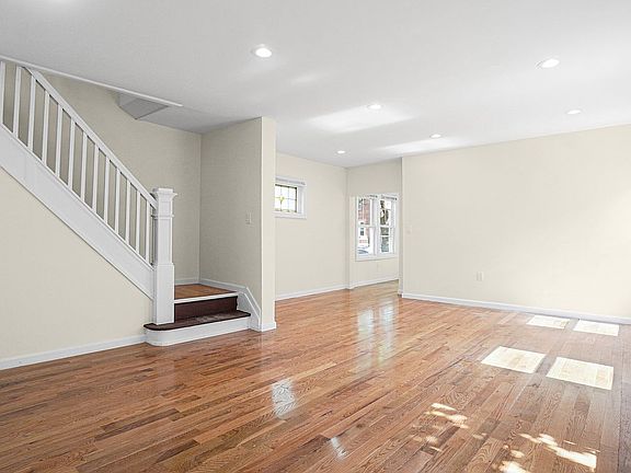 2nd image of 11136 178th St