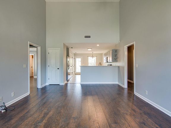 5th image of 1221 Melvin Dr