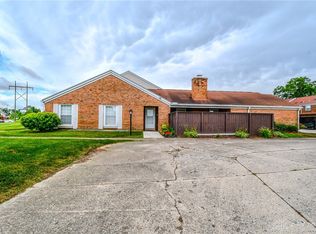1411 Williamsburg Ct, Fairborn, OH