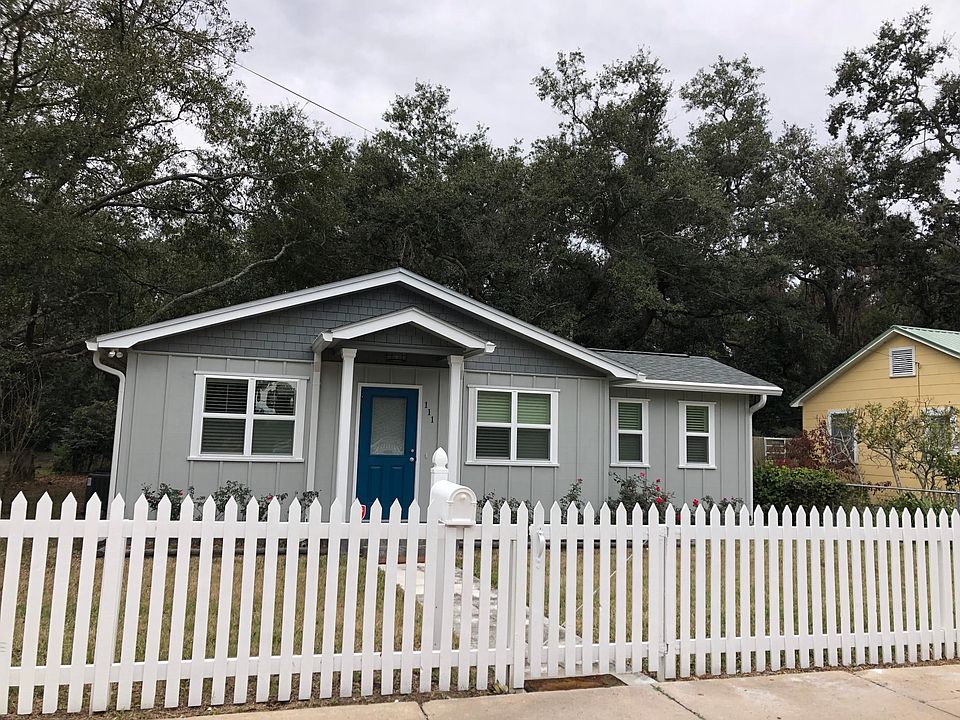 1st image of 111 Citrona Dr