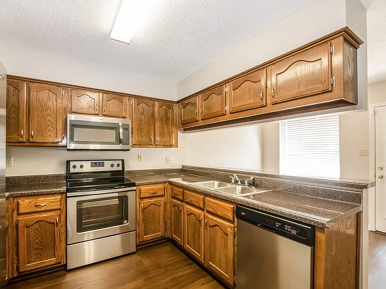 1812 Black Bear Cir E — Photo 7