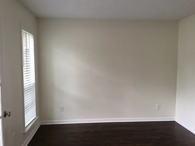 4 bed, 2.5 bath, 2177 sqft, $2,590 — Photo 4