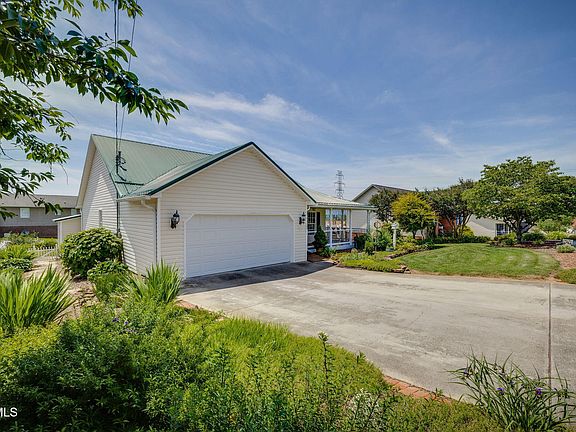 2nd image of 224 Chickasaw Cir