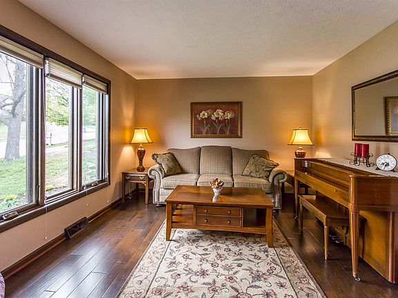 5th image of 3412 Grasmere Dr