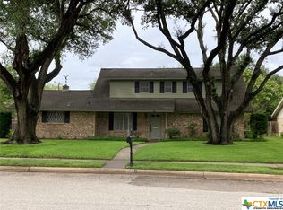 407 Rosewood Dr, Victoria, TX 77901