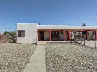 517 McKnight Ave NW, Albuquerque, NM 87102
