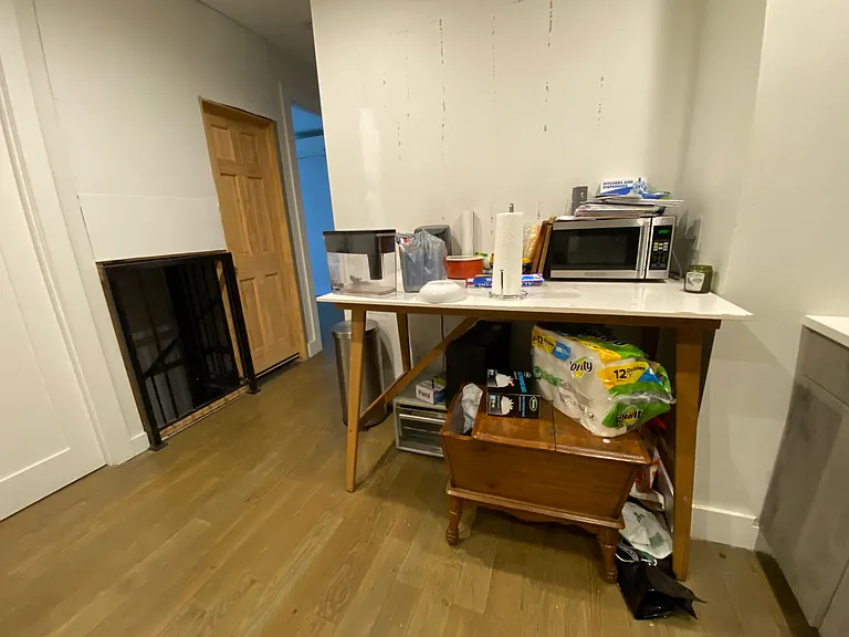 961 Seneca Ave #1B — Photo 11