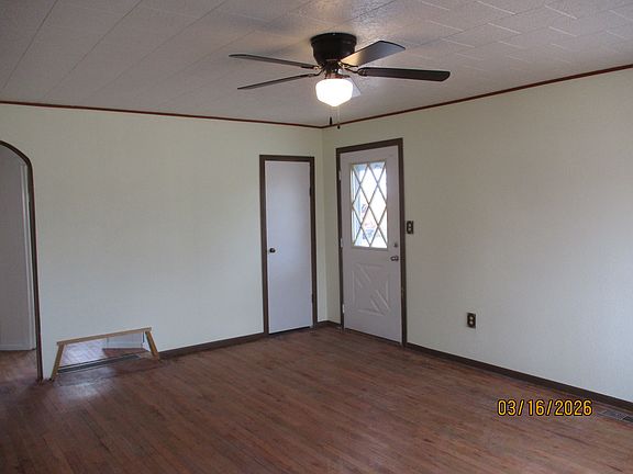 4th image of 912 Grand Ave