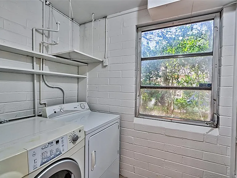 725 NW 33rd Ave — Photo 13