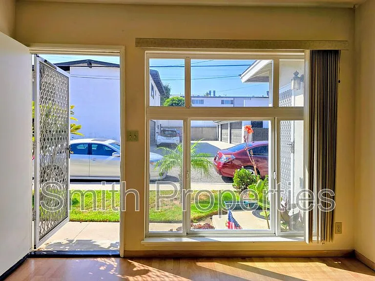 2601 Gates Ave #C — Photo 4