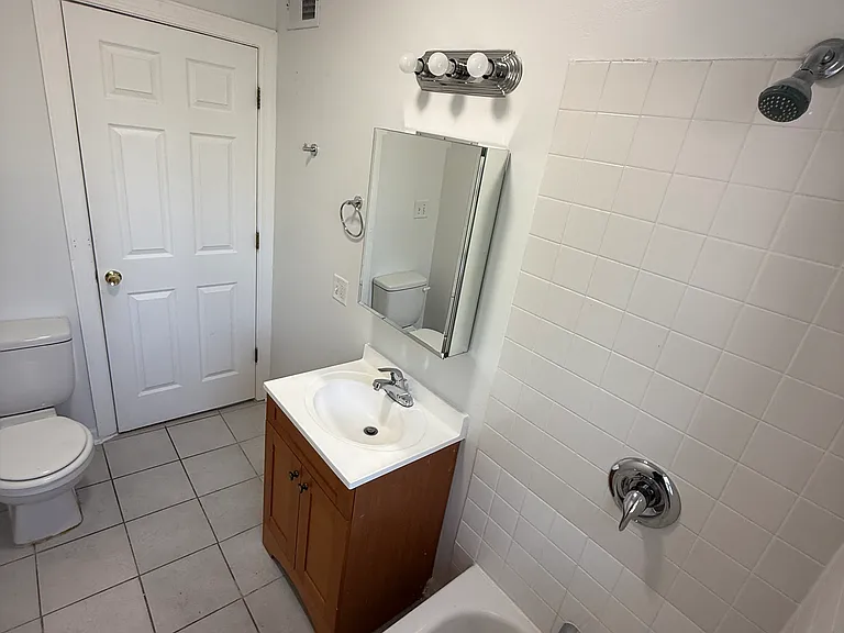 1914 Railroad Ave #2E — Photo 8