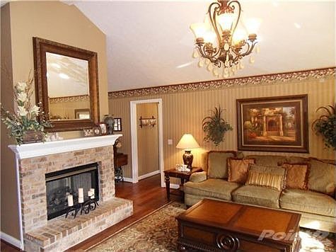 2nd image of 801 Oak Knoll Cir