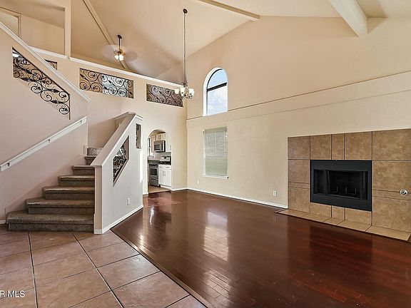 5th image of 4744 Beacham St