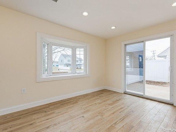 5th image of 568 Gardiners Ave