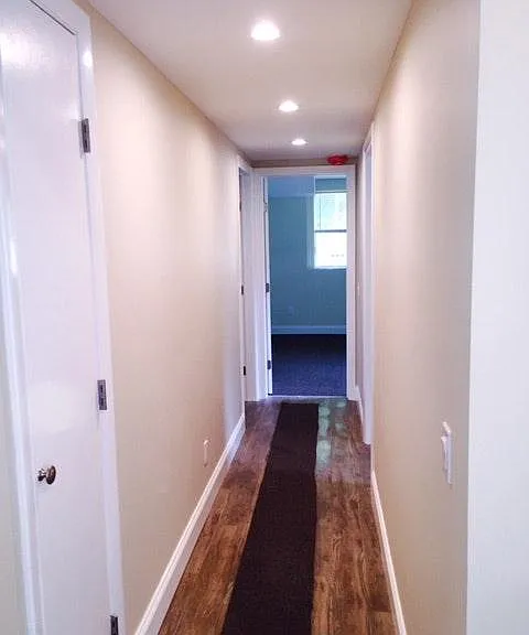 328 E Broadway — Photo 16