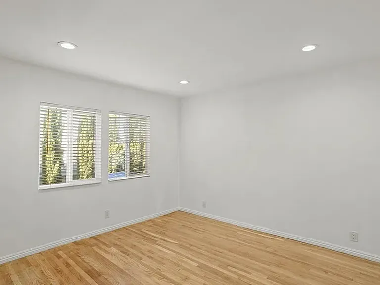 300 W Hillsdale St #2 — Photo 7