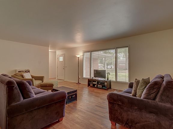 3rd image of 2220 W 11th Ave