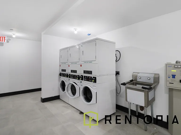 228 Berry St #301L — Photo 17