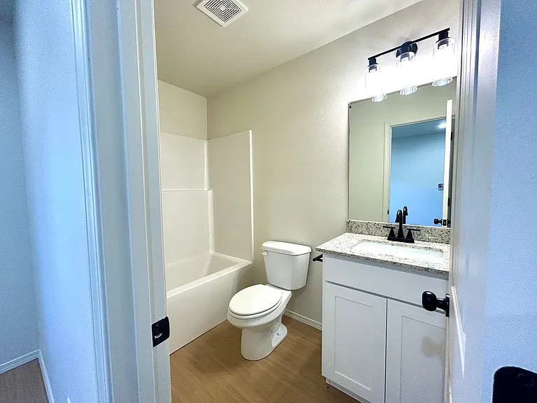 2604 N Center Street — Photo 21