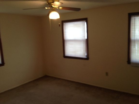 Very nice carpeted bedrooms with wood finishing and ceciling