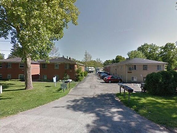 Outside-4 unit building