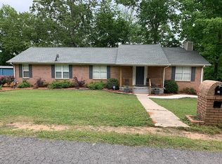 171 Mountain Woods Lake Rd, Warrior, AL 35180