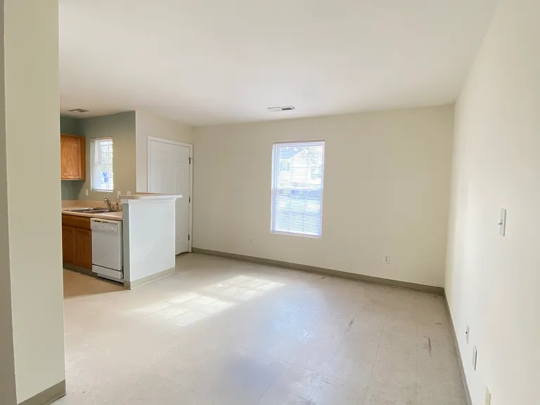 70 Coats Cir — Photo 5