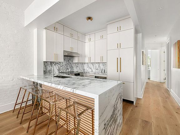 3rd image of 577 10th St Floor 2