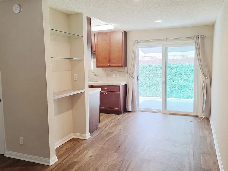 5822 Fullerton Ave #5 — Photo 4