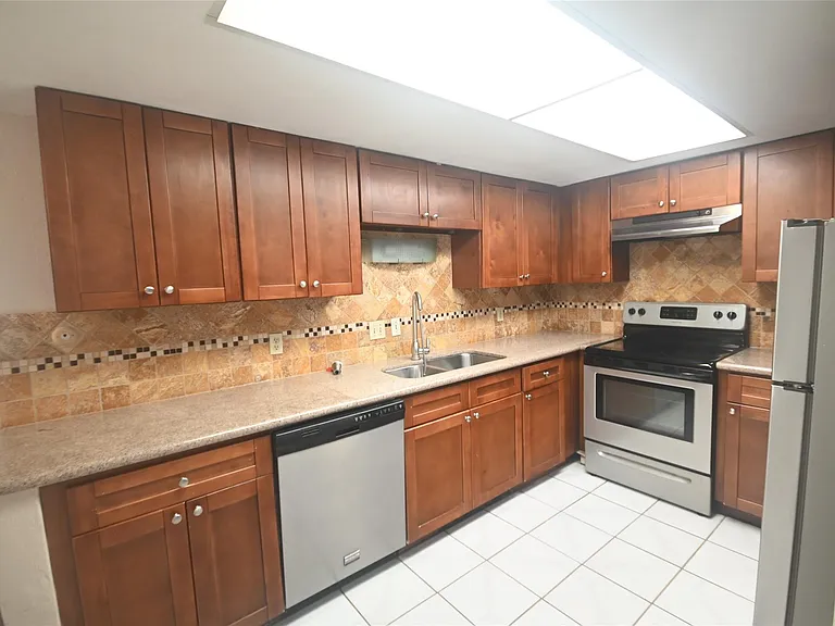 8314 La Roche Ln — Photo 8