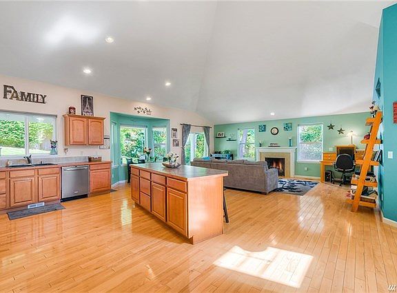 4th image of 11712 12th Avenue Ct NW
