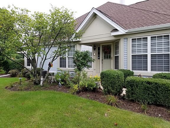 2nd image of 618 Glenwood Ln