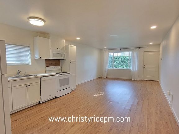 4th image of 4228 337th Pl SE
