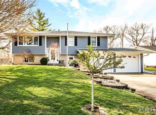 6 Apple Tree Ln, East Peoria, IL 61611