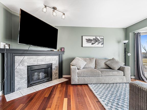 2nd image of 33 Campbell Rd
