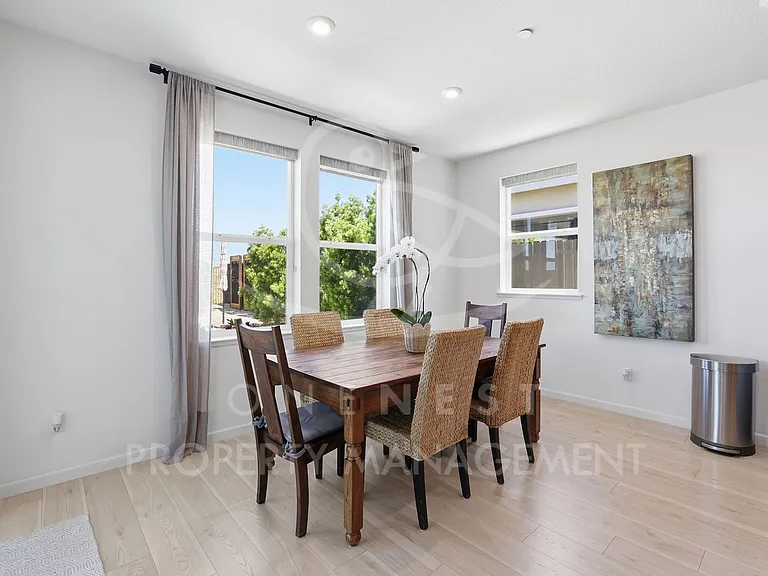 2532 Eastridge Dr — Photo 10