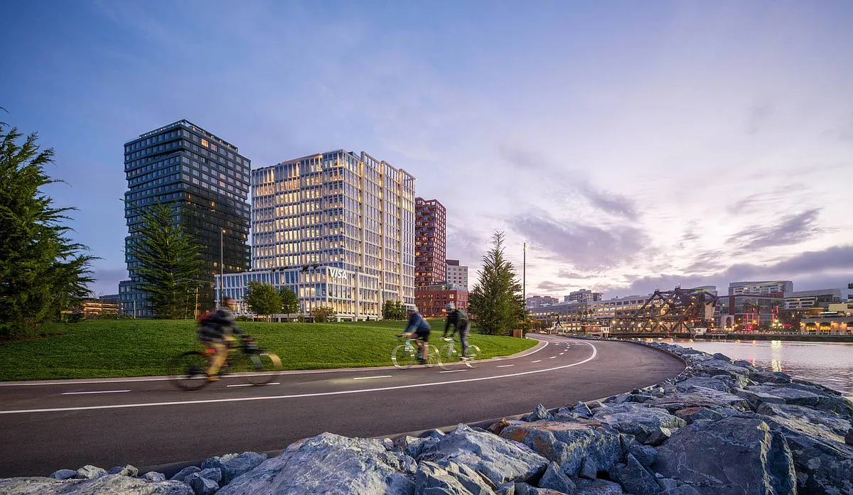 Waterfront walking and biking trails at Mission Rock in San Francisco, CA. - Mission Rock