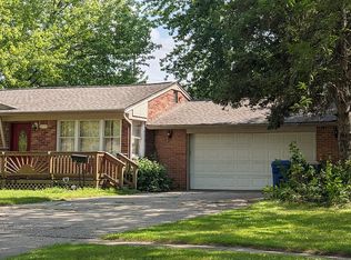 6049 Graper Dr, Waterford, MI 48329