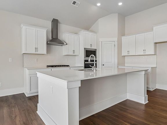 3rd image of 265 Livingston Woods Dr